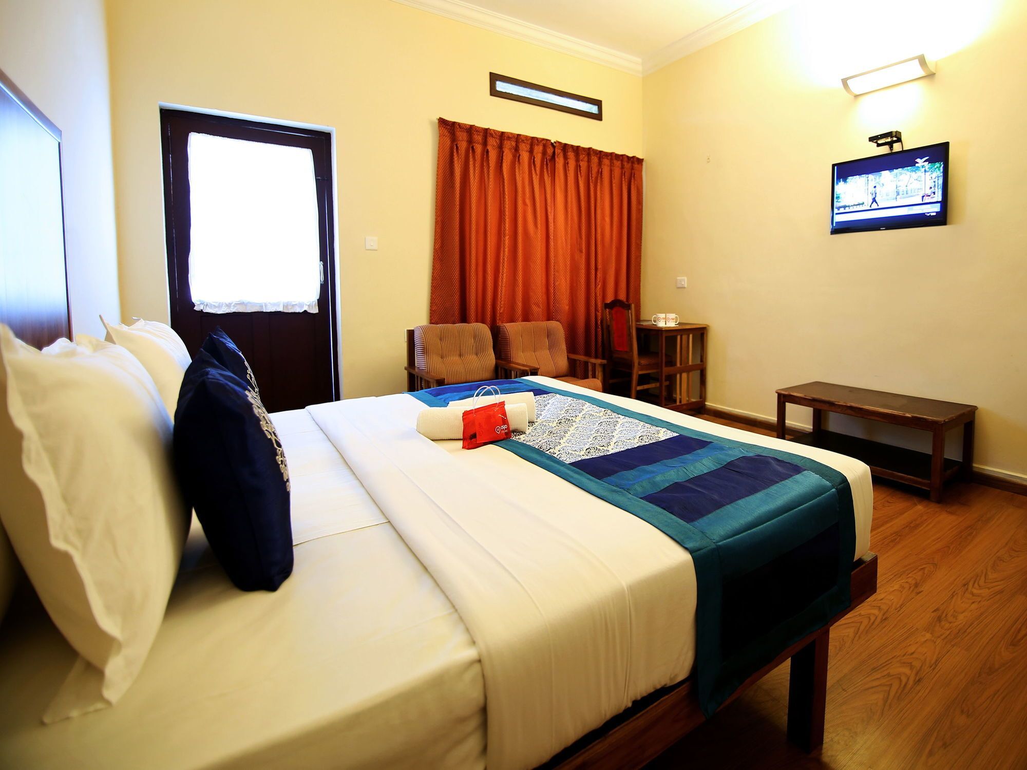Oyo 2887 Hotel Sn International Kumily Exterior photo