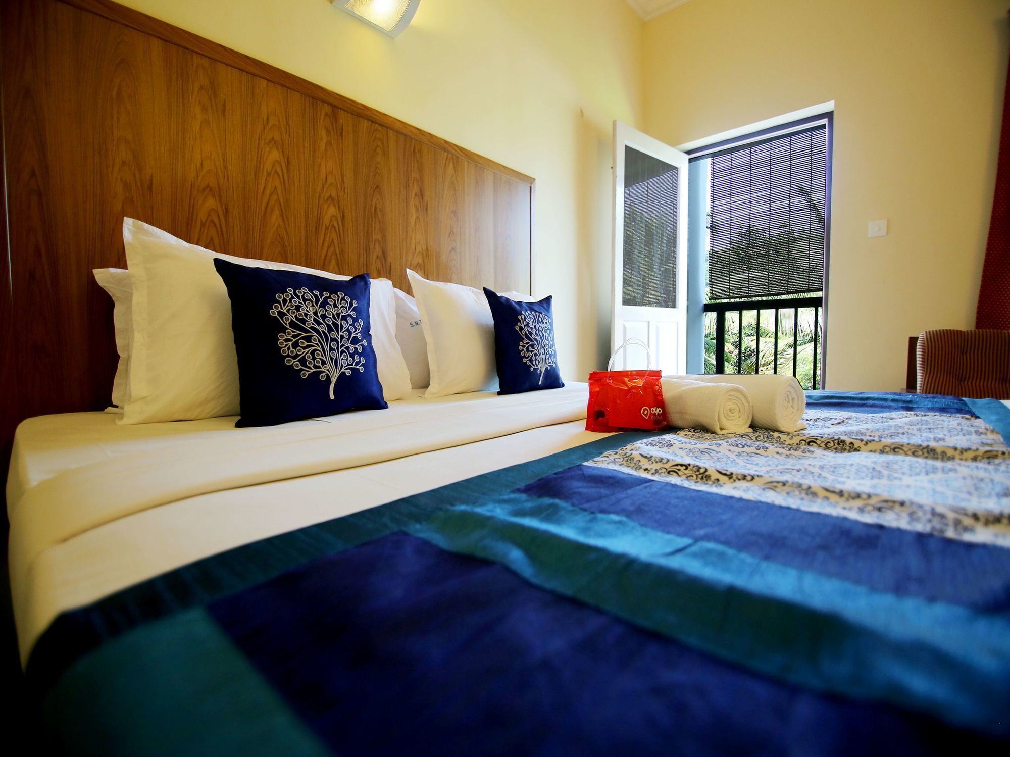 Oyo 2887 Hotel Sn International Kumily Exterior photo